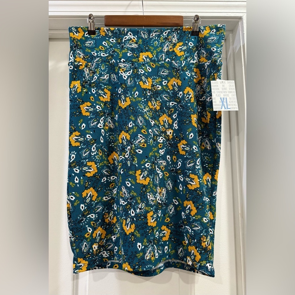 LuLaRoe Cassie Pencil Skirt Size XL ππππ - Picture 1 of 10